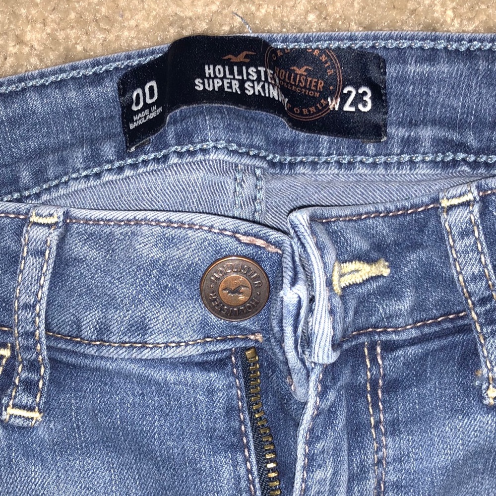 Hollister super skinny jeans! Size 00 - Picture 3 of 3